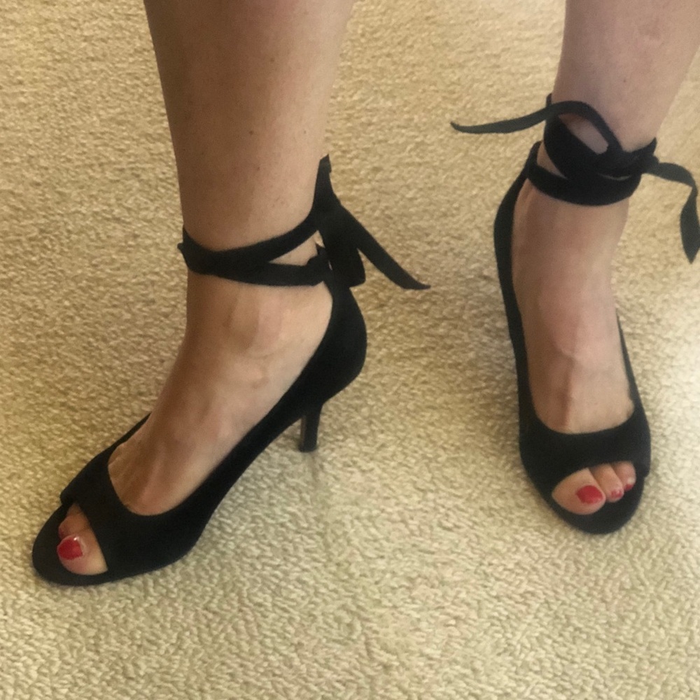 Saks Fifth Avenue suede 3” heel